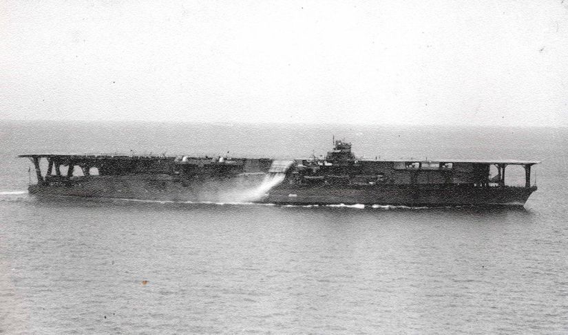 1200px-Japanese_Navy_Aircraft_Carrier_Kaga